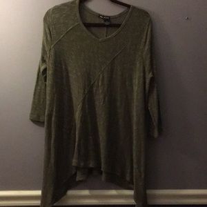 DKNY Light weight green sweater 2 x